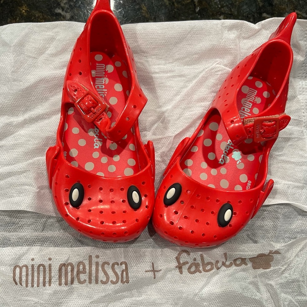 NEW Mini Melissa size 8